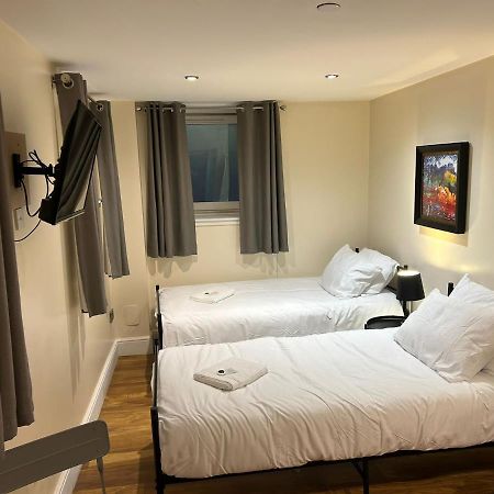 Twin Room With En-Suite EDI Exterior foto